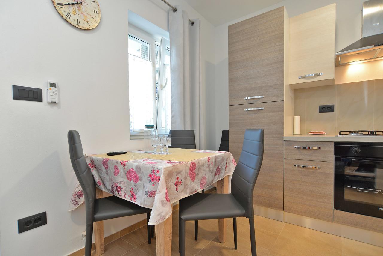 Elizabeta 1701 Apartment