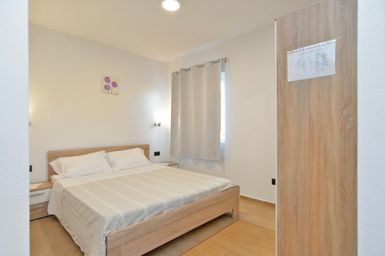 Apartment Elizabeta 1701 *